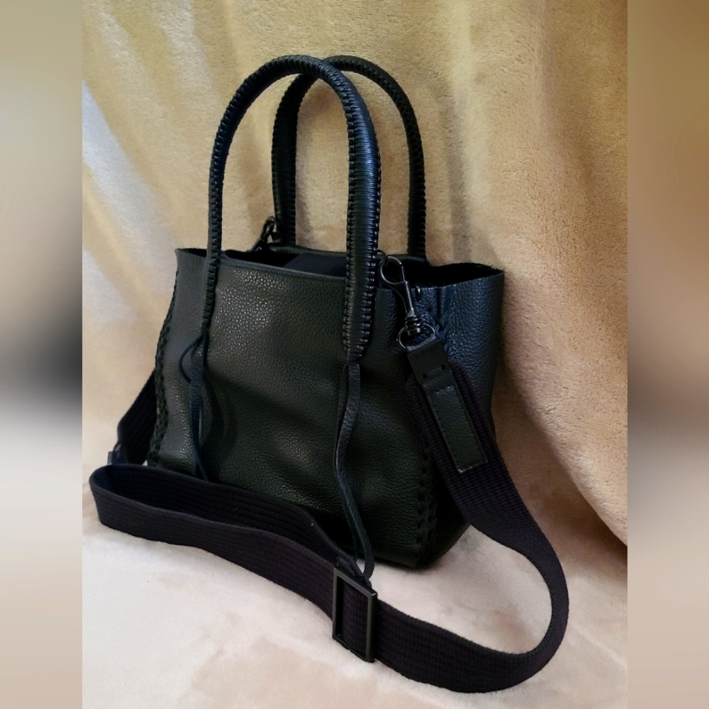 Callista black leather shoulder bag black